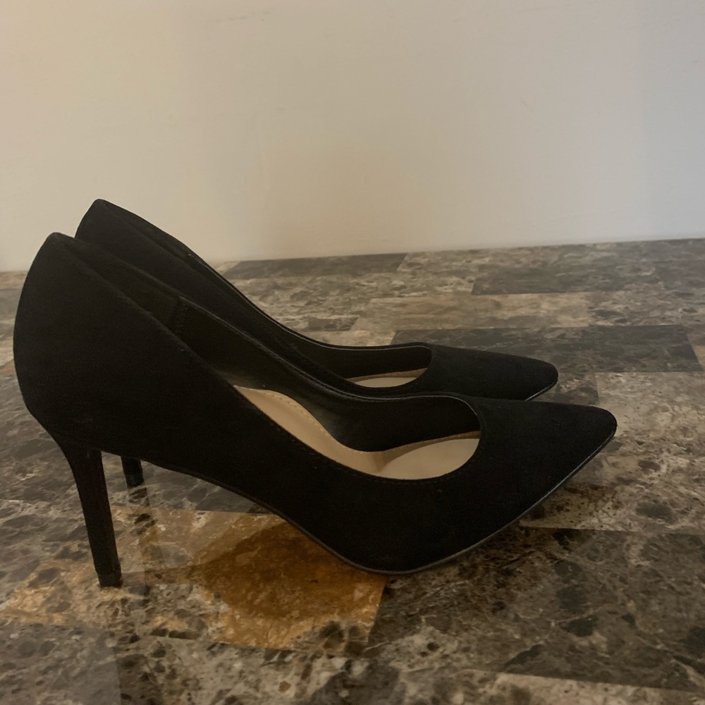 JustFab Black Khloy Pumps (Women’s Size 6.5)